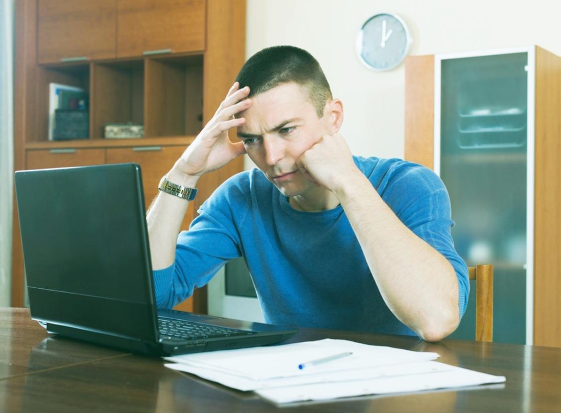 Современный офис Dilamont с командой специалистов по расчёту заработной платы